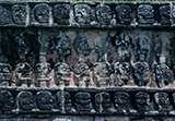 チチェン・イツァ遺跡 髑髏の浮彫り（メキシコ）　1969年
