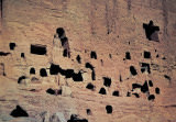バーミヤンの断崖に掘られた石窟群　1977年